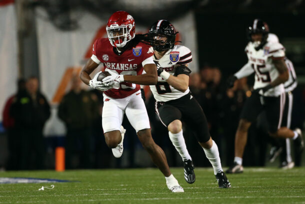 Dazmin James is shown catching a pass.